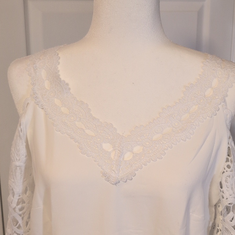 White Cold Shoulder V Neck Top With 3/4 Lace Sleeves - Picture 2 of 7